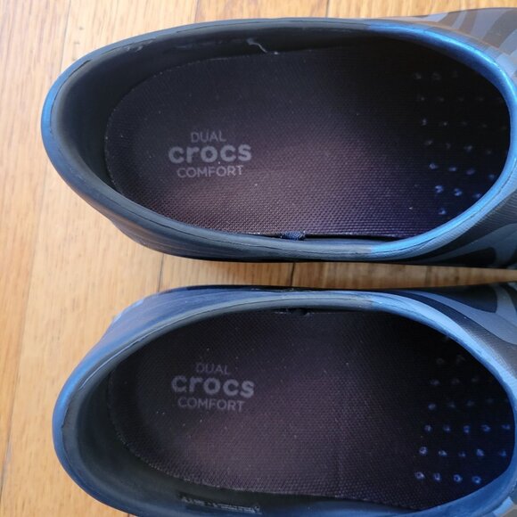 Crocs 6 Gray Camo Clogs Chunky Heels Slip On Comfort Rubber Nurse Slip Resisting - Picture 9 of 9